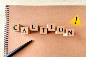 「注意」は英語で？意味別の使い方と例文で徹底解説